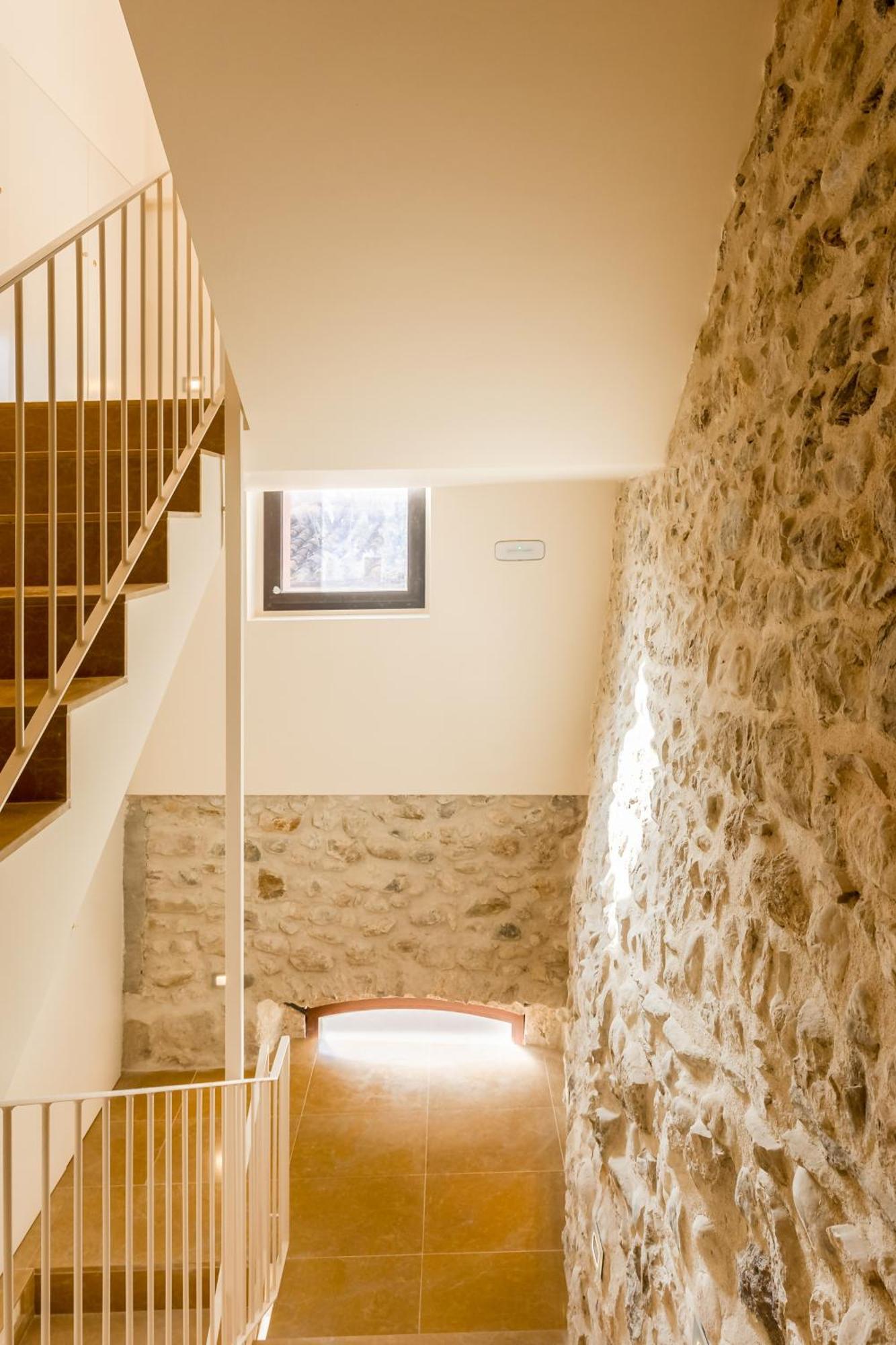 Can Cintet 21Nuevo Apartamento Moderno En Besalú Екстериор снимка