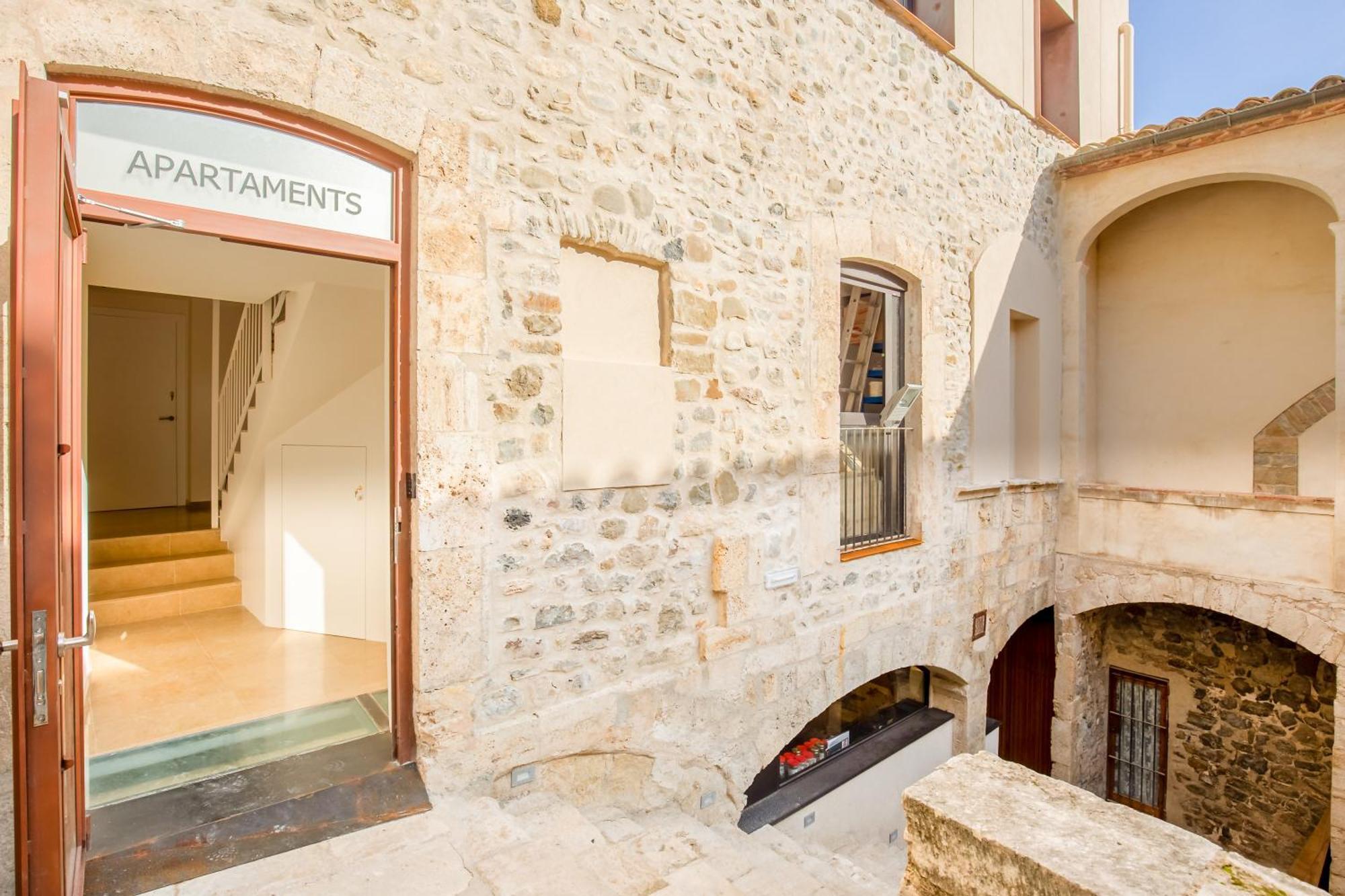 Can Cintet 21Nuevo Apartamento Moderno En Besalú Екстериор снимка